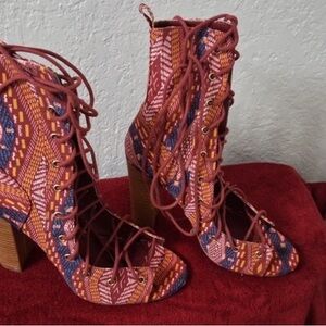 Liliana Rust Multicolor Patterned Lace-Up Block Heel Boots